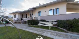 Casa in VENDITA a Malo di 359 mq